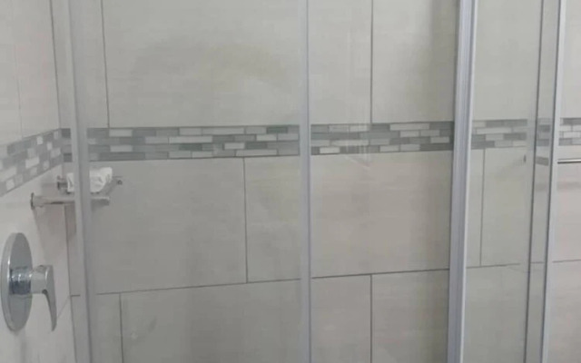 Luxurious 3 bed House Modern Open Plan- Borehole - 2046