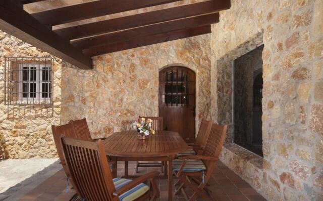 Villa - 4 Bedrooms with Pool and WiFi - 103163