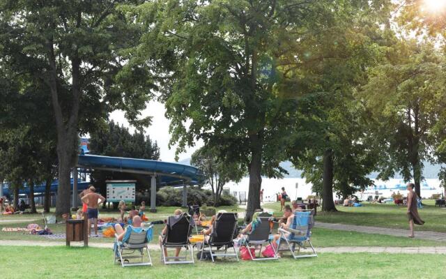 Happy Camp mobile homes in Füred Camping