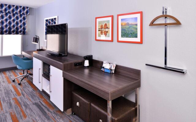 Hampton Inn & Suites Legacy Park-Frisco
