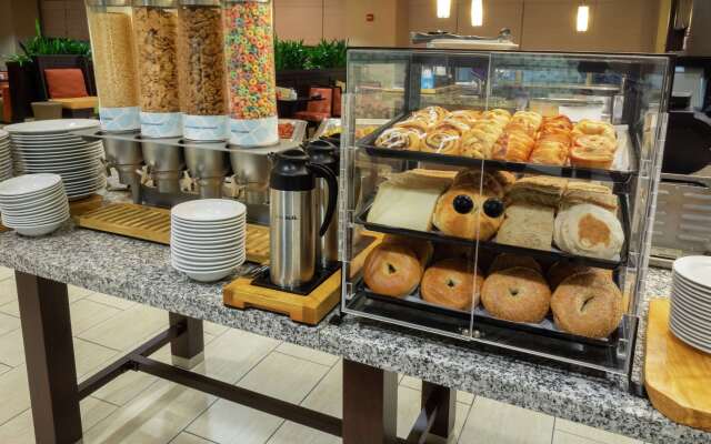 Hilton Garden Inn Buffalo Downtown