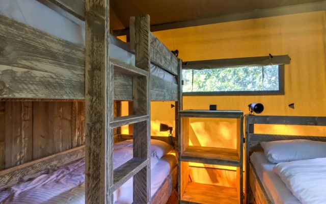 Glamping Tent in Tranquil Park