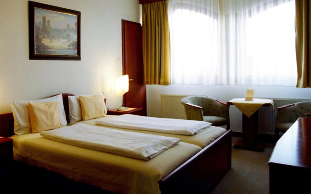Sándor Hotel