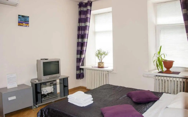 Home Hotel Apartments on Zoloti Vorota