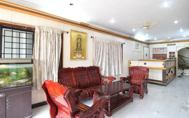 OYO 40499 Mahalakshmi Tower