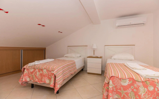 Golden Maré By Algarvemanta