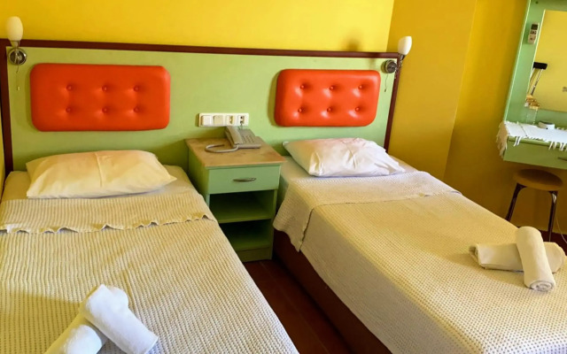 Mandalinn Hotel