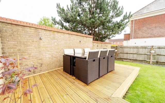 Stunning 4-bed House in Camberley