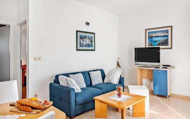 Barun Apartments - One Bedroom Apartment With Terrace and Sea View