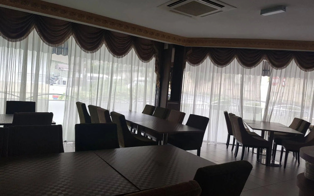 The Grand Orange World Hotel