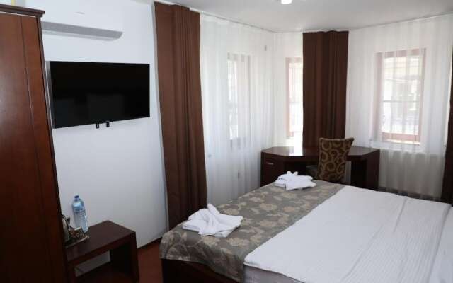 Bruti Hotel