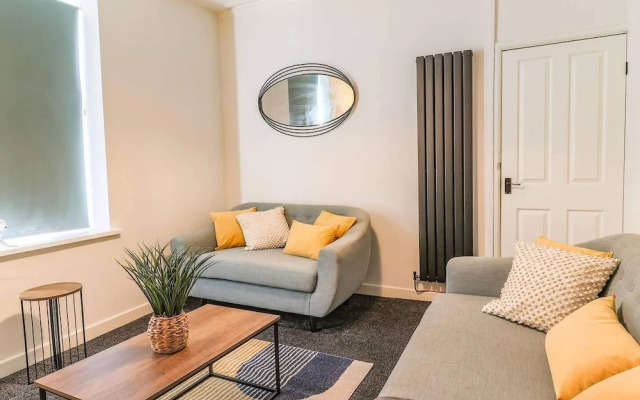 Cardiff Gem on Topaz Street - 4 Bedroom House