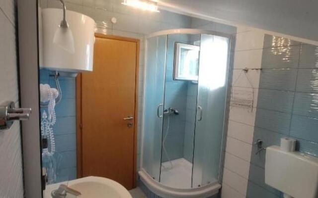 Antonija - jacuzzi and fitness - A4(2+2)