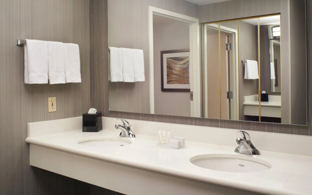 Courtyard by Marriott Cincinnati-Covington