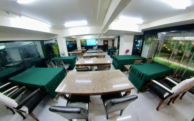 Diamond City Hotel