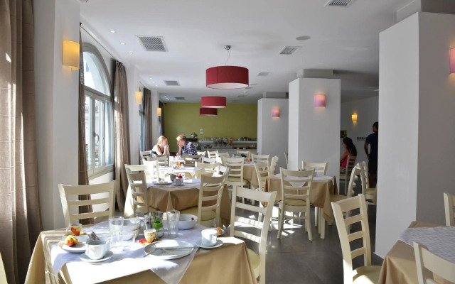 Xenia Hotel
