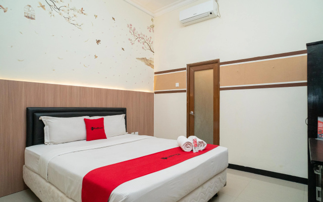 RedDoorz Syariah near Marvell City Mall 2