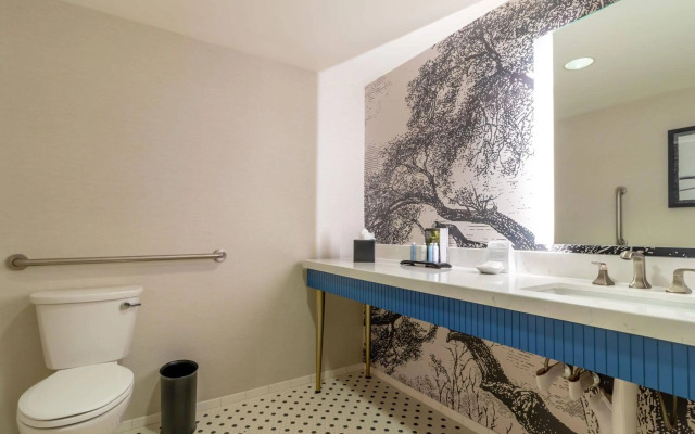 Williamsburg Lodge, Autograph Collection