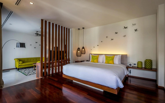 The Aviary Hotel