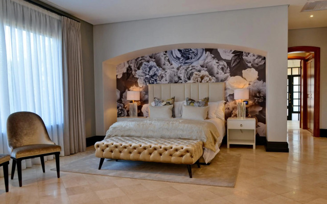 Apogee Boutique Hotel & Spa