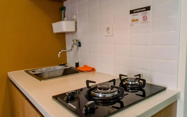 Warm And Cozy 2Br At Green Pramuka City Apartment