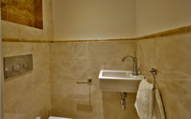 One Bed apartment just minutes walk from the Croisette and the Palais in a secure residence - 1693 - Apartment in Cannes - Photo 4