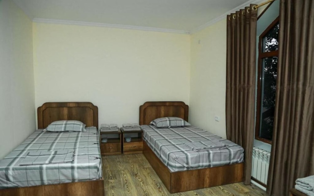 Hotel Mir