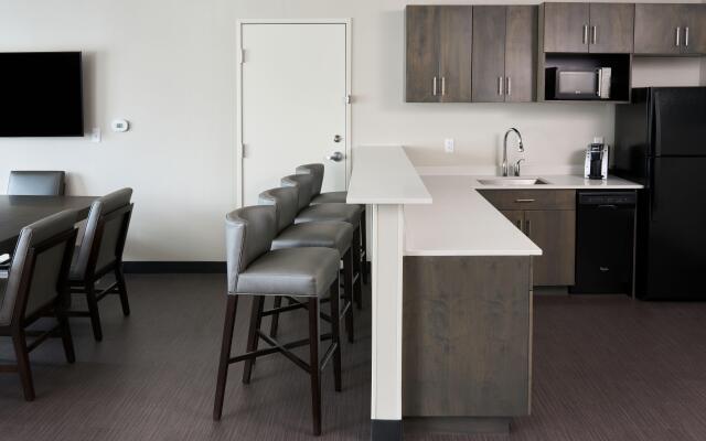 Holiday Inn & Suites Philadelphia W - Drexel Hill by IHG