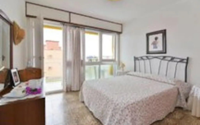 Oasis Close Barcelona Pool Tennis Beach