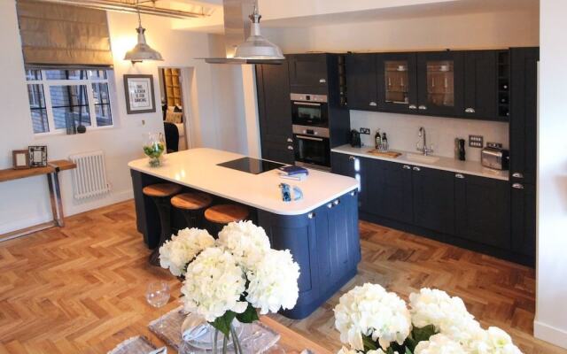TP Apartments - Great Charles Penthouse