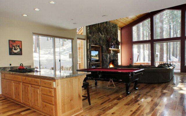 The Pine Tree Lodge