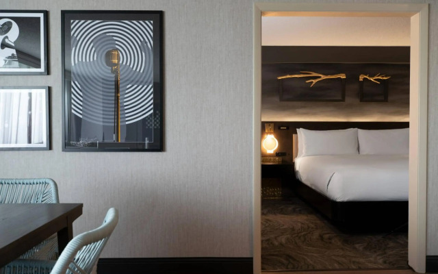 Renaissance Chicago North Shore Hotel