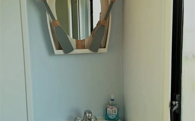 Whitstable Caravan - 5 Minutes Away From the Beach