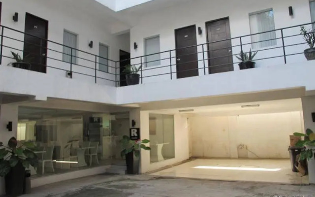R Suites & Cafe