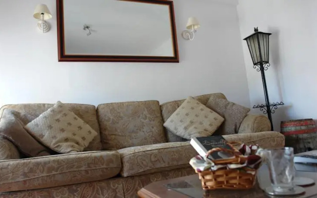 The Sandy Bay, Cascais