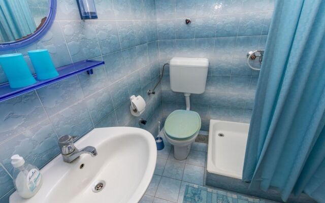 Apartments and Rooms Jakov