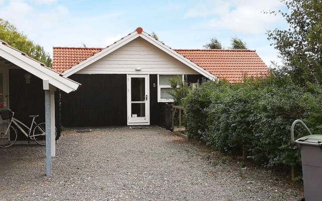 5 Person Holiday Home in Rodby-by Traum