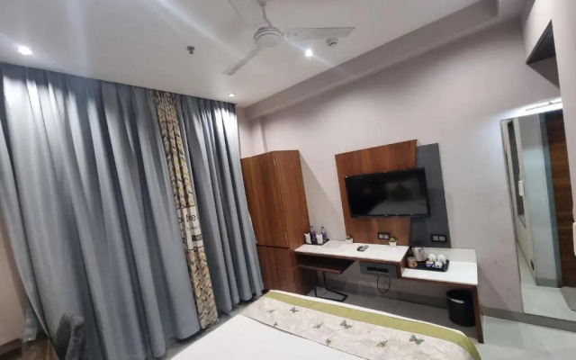 RG Exclusive Hotel-Akola