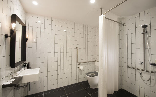 DoubleTree by Hilton Hotel Melbourne - Flinders Street