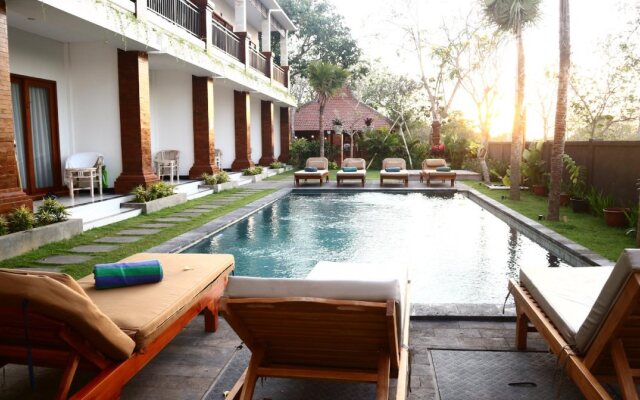 Seno Guesthouse & Cafe