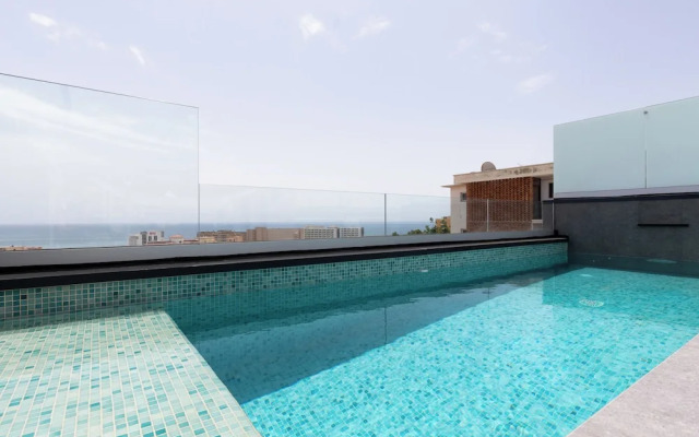 Luxury Townhouse with Pool & Ocean View