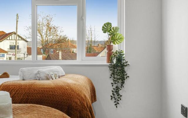 Modern Bungalow in Maidstone sleeps 5 with free parking