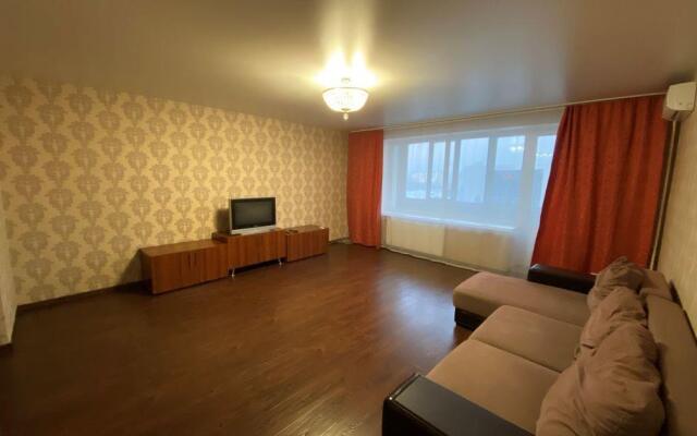 Хоум Отель на пр-т Кузнецкстроевский, 1