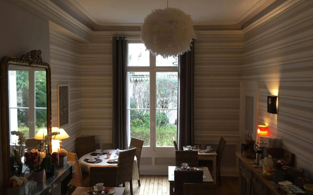 Hotel Val De Loire
