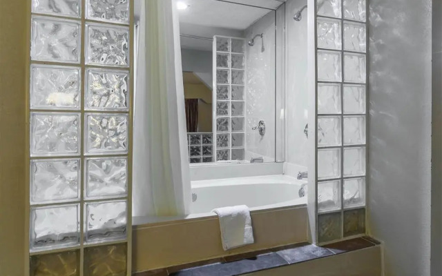 Rodeway Inn Marietta near Dobbins ARB