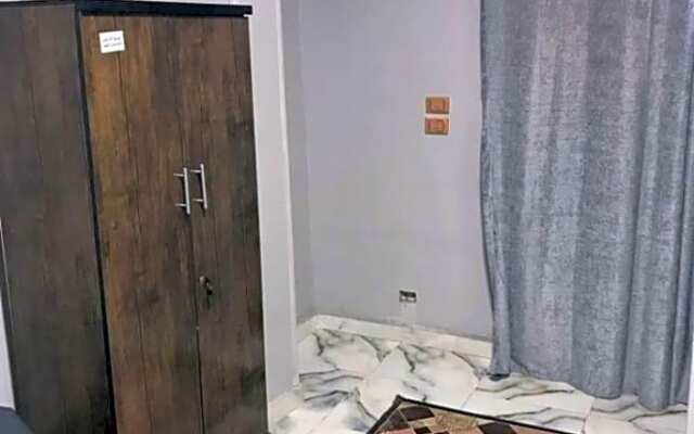 Panoramic pyramids Hills inn