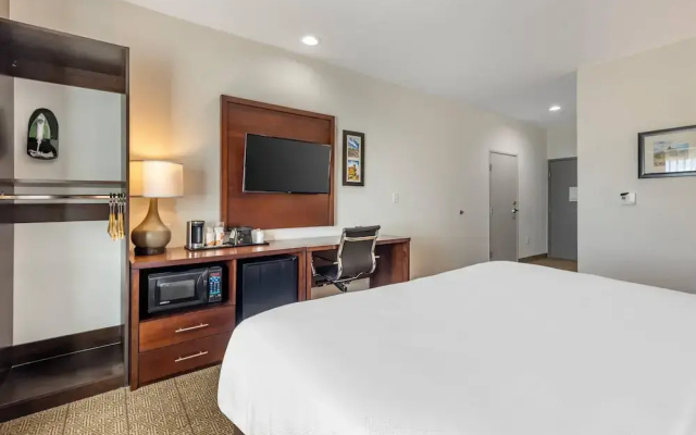 Microtel Inn & Suites by Wyndham Aztec