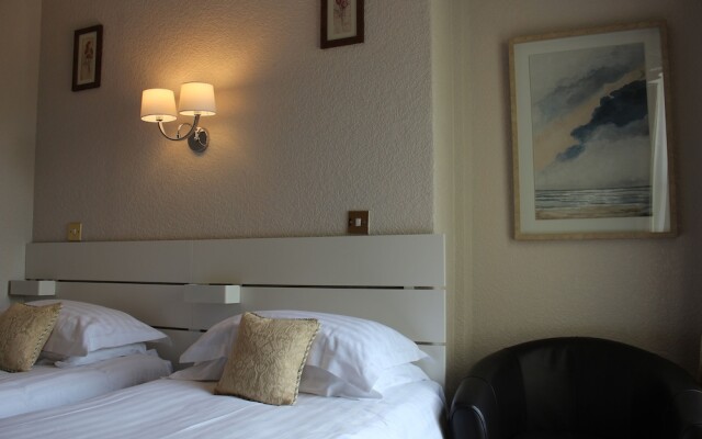 Ashley Hotel