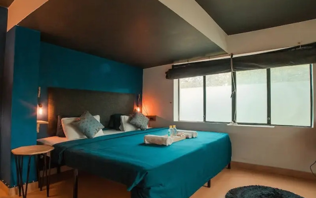 LetsBunk Poshtel & Suites