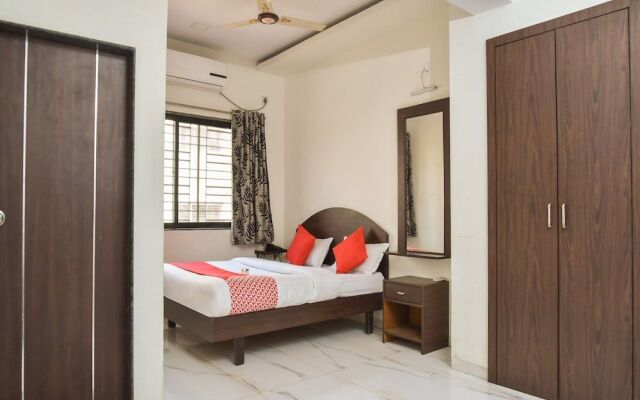 OYO 12854 Hotel Sahara Inn